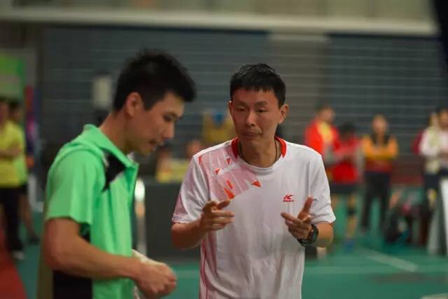 At a recent tournament my coach helped out his teammates. His team is famous for being the best team in Xiamen and sometimes even gets pro players to play for them. 